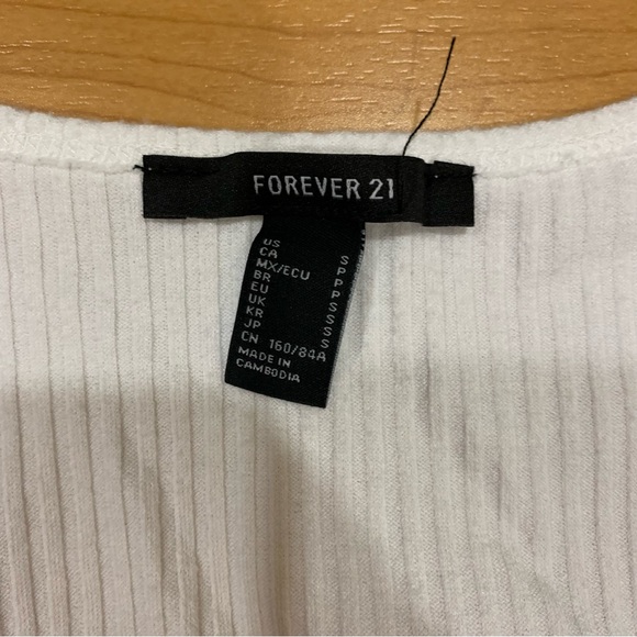 3/$15 White rib knit cropped tie tank top - Picture 2 of 4